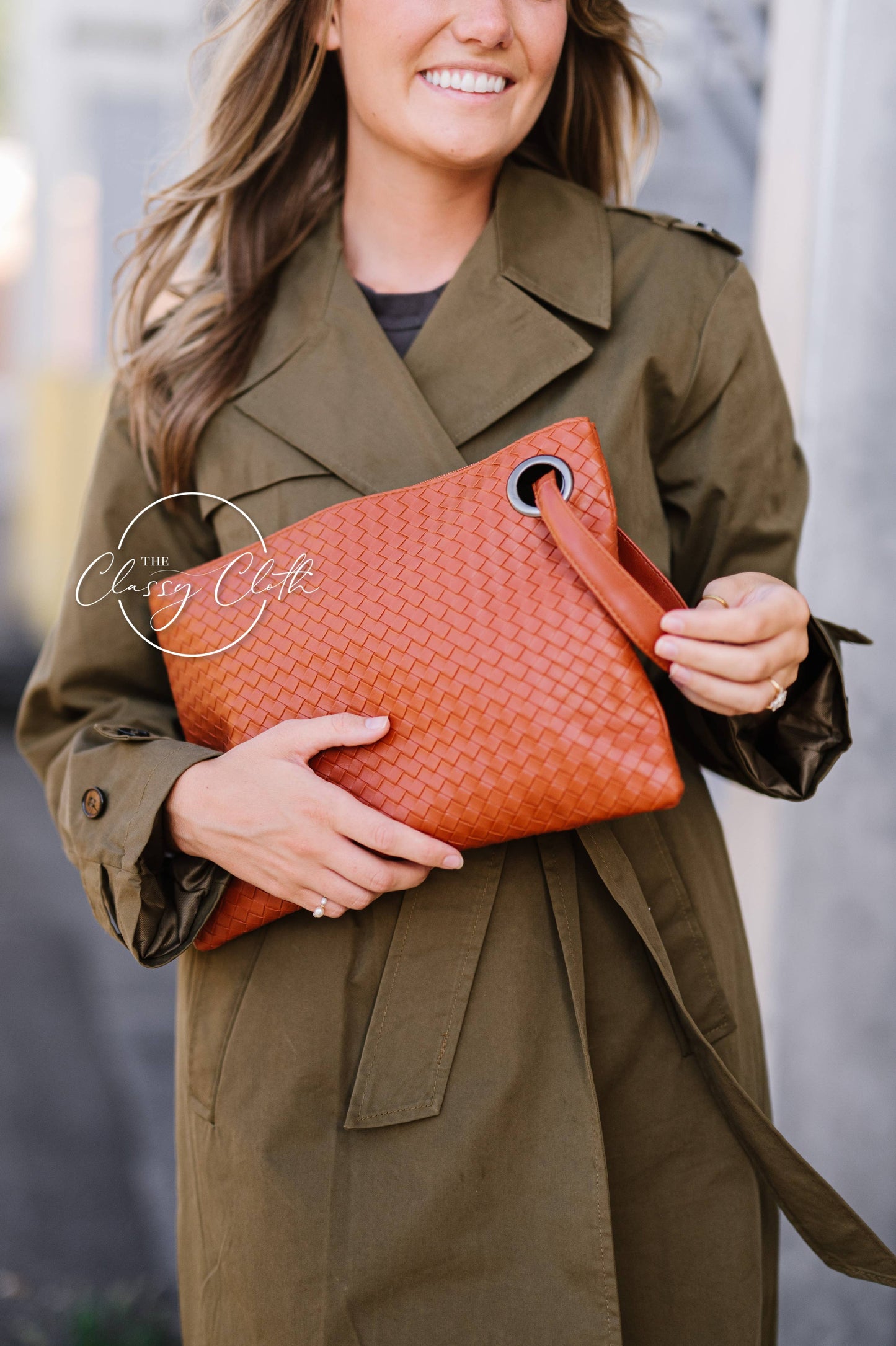Trendy Clutch - Weave Tan
