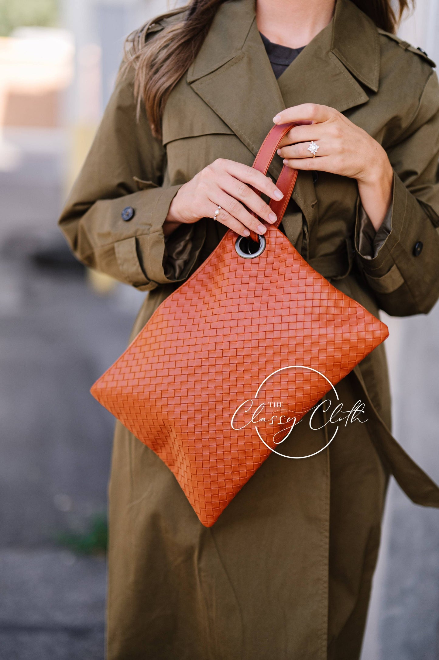 Trendy Clutch - Weave Tan