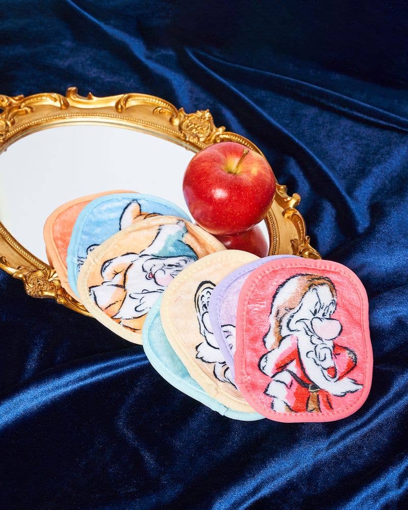 Snow White & The Seven Dwarfs 7-Day Gift Set